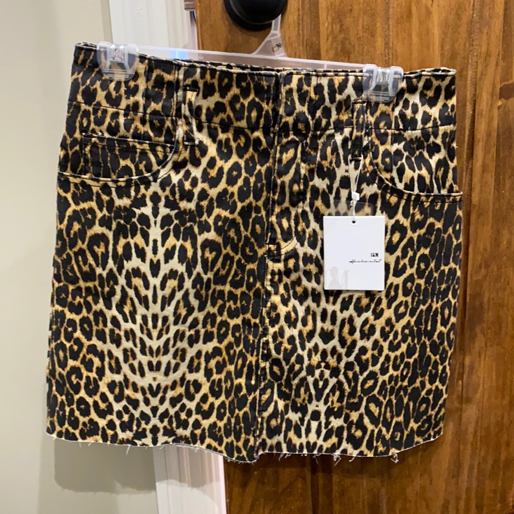 NWT leopard skirt! Take it day to night!